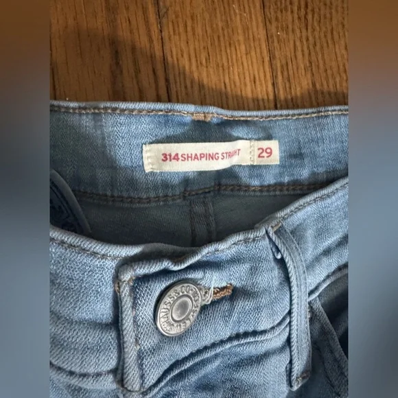 Levi's Women's Light Blue Skinny Jeans - Picture 7 of 8